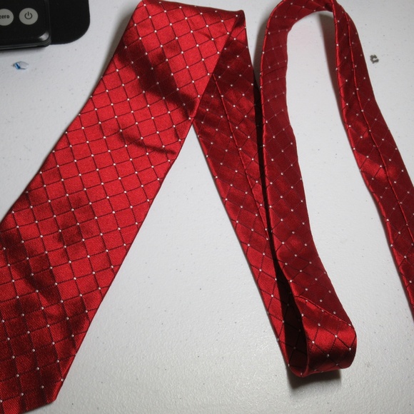 Red and white diamond pattern Tie Rack Tie - Picture 5 of 5